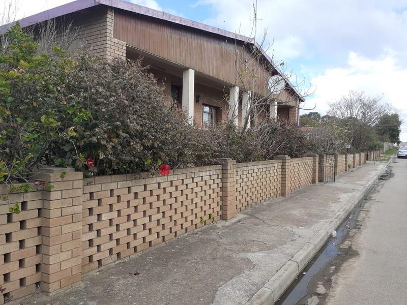 4 Bedroom Property for Sale in Albertinia Western Cape